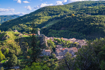 France, Ardèche (07), le village de Burzet dans la vallée de la Bourges au coeur du parc naturel des monts d'Ardèche.
