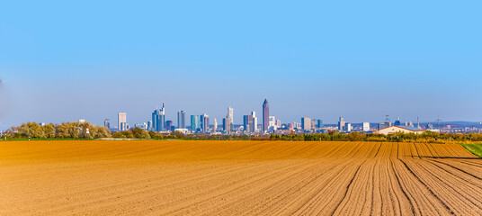  view over acres to the Skyline of Frankfurt