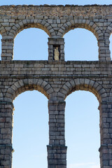 Fototapeta na wymiar Viaducto de la ciudad de Segovia, comunidad autonoma de Castilla y Leon, pais de España o Spain