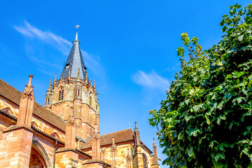 Obraz premium Sankt Peter und Paul Kirche, Wissembourg (Weissenburg), Elsass, Frankreich 