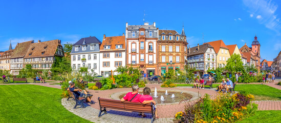 Markt, Altstadt, Wissembourg (Weissenburg), Elsass, Frankreich  - obrazy, fototapety, plakaty
