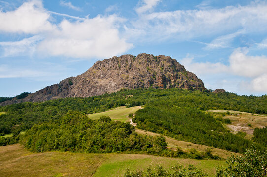 pietra parcellara  travo (piacenza)