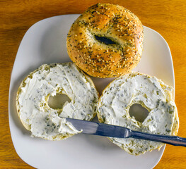 bagel with cream cheese