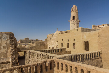 Fototapeta premium Nasr el Din mosque in Al Qasr village in Dakhla oasis, Egypt