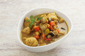 Thai yellow curry with chicken