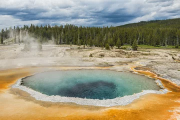 Deurstickers Crested pool in Yellowstone National Park © Fyle
