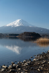 河口湖湖畔から眺める富士山