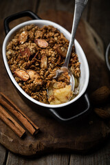 crumble pomme flocons d'avoine et amandes fait maison