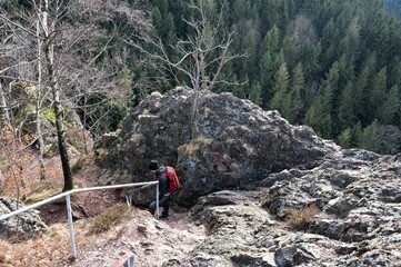 Wanderung im wild romantischen Lauchagrund bei Bad Tabarz  in Th&uuml;ringen - Abstieg vom Aschenbergstein