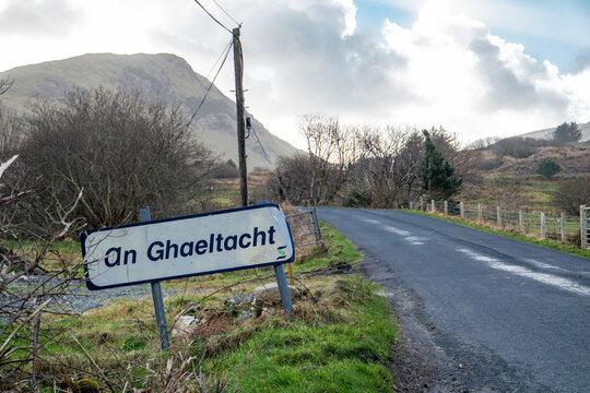 An Ghaeltacht Road Sign Explaining That Here Starts An Area Where The Irish Language Is Spoken - Translation: Irish