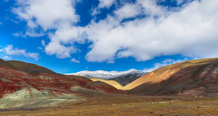 Fototapeta na wymiar Colored red mountains in the Khizi region in Azerbaijan