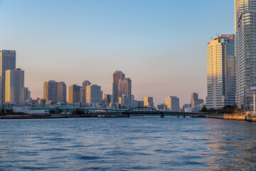 東京都江東区豊洲から見た夕方の都市景観