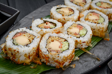 Sushi roll bonito with tuna shavings