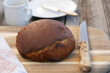 selber gebackenes Schwarzbrot