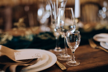 Empty wine glasses on the table in the restaurant
