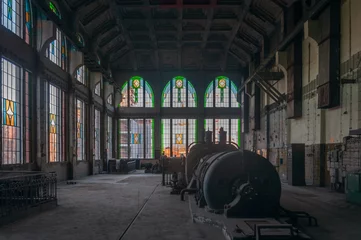 Foto auf Acrylglas Alte verlassene Gebäude Altes verlassenes viktorianisches Kraftwerk im Zentrum Polens