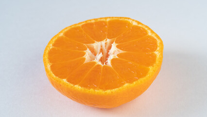 切った日本のみかん”Japanese Satsuma”