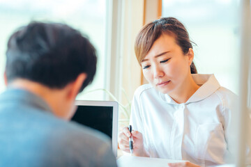 看護師と男性患者
