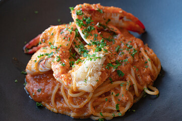 渡り蟹のトマトクリームパスタ