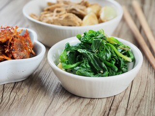 한국의 전통음식 시금치 나물