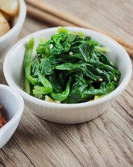 한국의 전통음식 시금치 나물