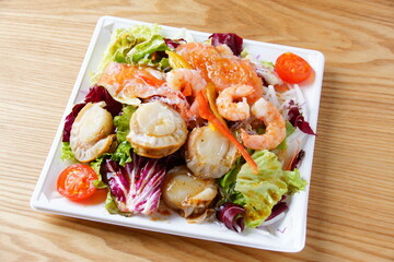 海鮮サラダ　サーモン　帆立
