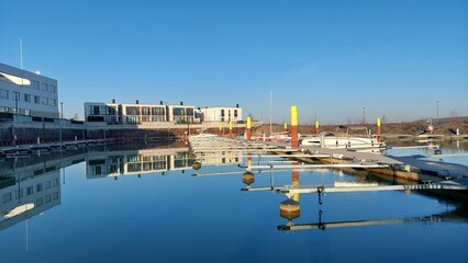 Fototapeta na wymiar Hafen am Zwenkauer See