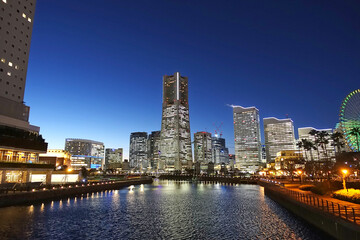 Naklejka premium 日本の横浜、みなとみらいの夜景