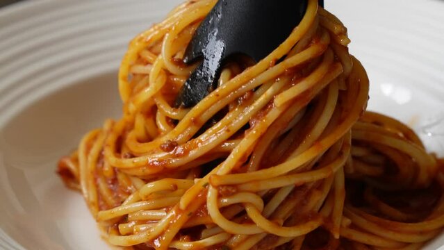 パスタ　スパゲッティ　ミートソース　盛り付け
