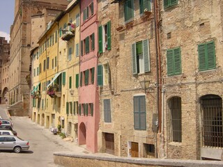 Fototapeta na wymiar narrow street in Tuscany