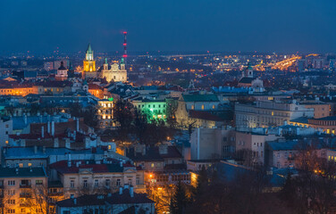 Nocny widok na centrum Lublina /  Plac Litewski/ Wieża Trynitarska