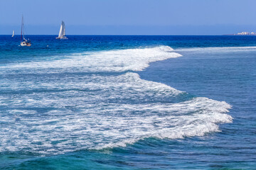 Obraz premium Mer au large de Boucan Canot, Saint-Gilles, île de la Réunion 
