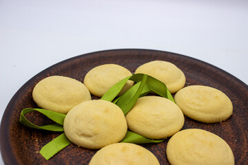 Few pieces of lemon cookies with cream filling