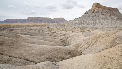 Sand Dunes and Mountains in the Desert of Utah - obrazy, fototapety, plakaty