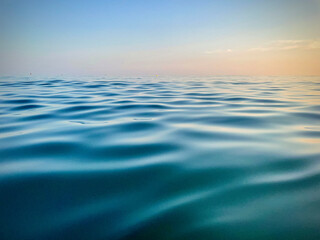 Obraz premium blue sky and water