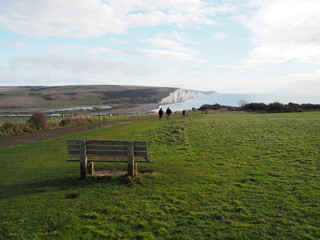 セブンシスターズの崖を眺めるベンチ