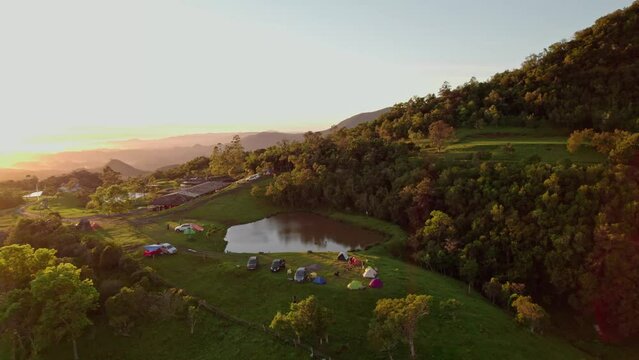 Drones do nascer do sol na serra catarinense