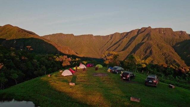 Drones do nascer do sol na serra catarinense