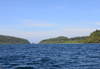 Fototapeta na wymiar Koh Rok (Rok Island) is a small archipelago in southern Thailand in the Andaman Sea