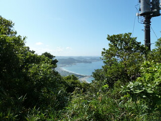 鋸山の山頂から望む内房の海岸線・南房総方面（千葉県鋸南町）