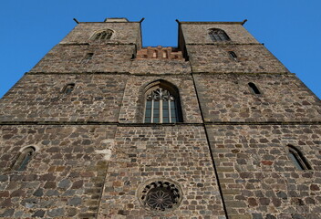 Fassade der Nikolaikirche in Jüterbog über dem Portal (Westseite)