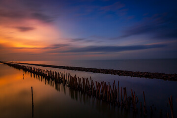 Fototapeta na wymiar Sunset at the lake 