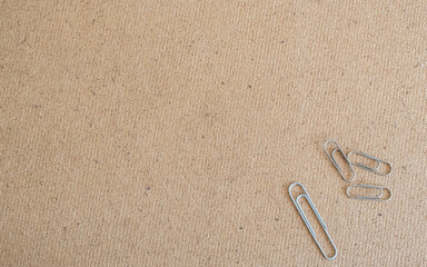 clips on the pressed sawdust