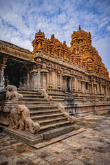 Fototapeta premium Tanjore Big Temple or Brihadeshwara Temple was built by King Raja Raja Cholan in Thanjavur, Tamil Nadu. It is the very oldest & tallest temple in India. This temple listed in UNESCO's Heritage Sites