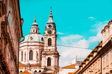 Kleinere stad met de Sint-Nicolaaskerk in Praag, Tsjechië