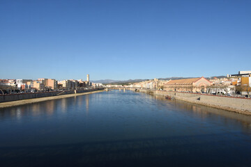 Obraz premium iew of Tortosa, river Ebro, market and la Suda, Terragona province, Catalonia, Spain