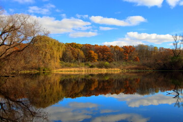 Fototapeta premium Lake in Autumn