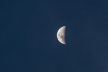 Obraz na płótnie Canvas The Moon seen in a clear sky from Quito Ecuador