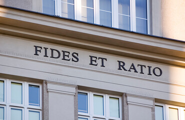 Fides et ratio latin sentence on the fascade.