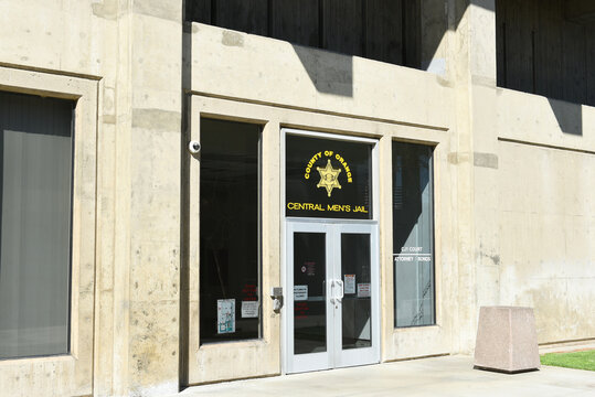 SANTA ANA, CALIFORNIA - 9 MAR 2022: Orange County Mens Central Jail Attorney Entrance In The Civic Center Plaza Area Of Downtown.